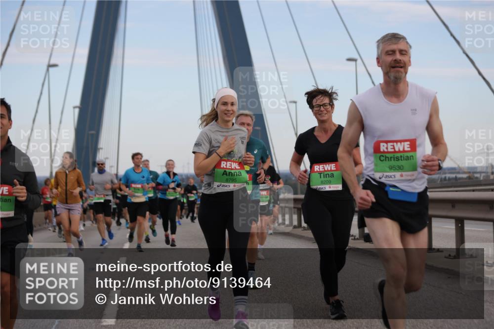 03.10.2025 - Köhlbrandbrückenlauf Jannik Wohlers http://msf.ph/oto/9139464 03.10.2025 15:31:23 Position 1 8795, 8209, 9530 meine-sportfotos.de