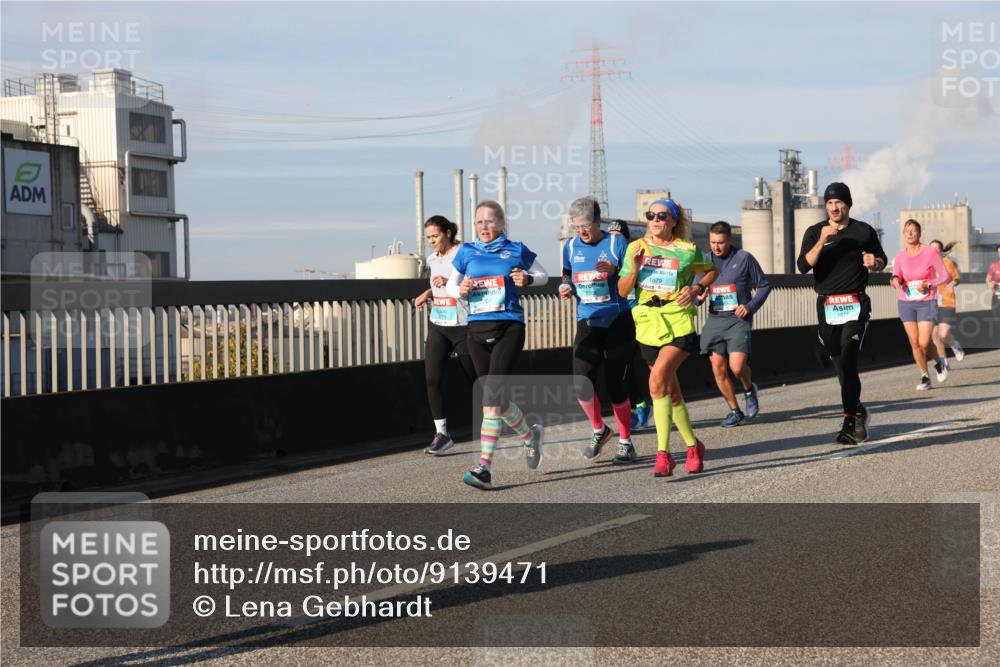 03.10.2025 - Köhlbrandbrückenlauf Lena Gebhardt http://msf.ph/oto/9139471 03.10.2025 09:57:13 Position 2 1879 meine-sportfotos.de