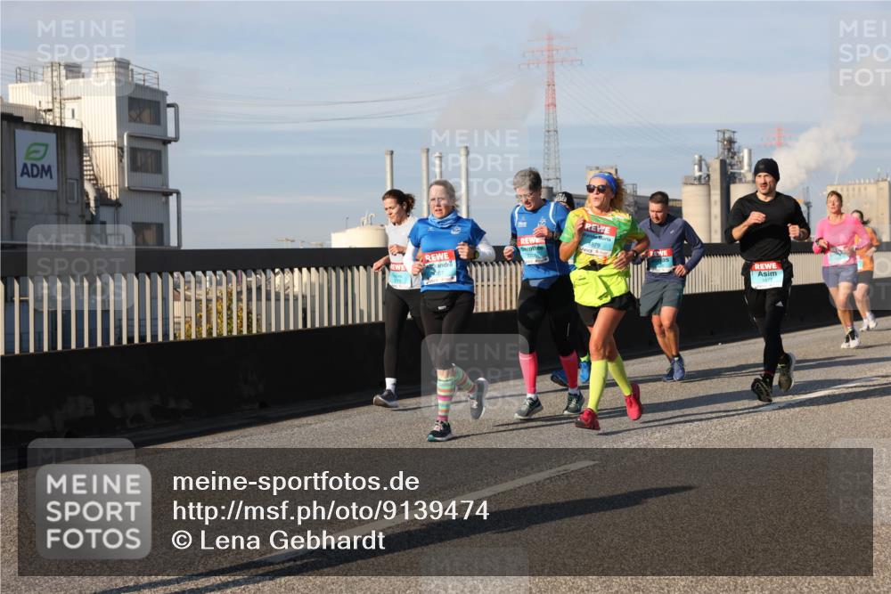 03.10.2025 - Köhlbrandbrückenlauf Lena Gebhardt http://msf.ph/oto/9139474 03.10.2025 09:57:13 Position 2 879 meine-sportfotos.de