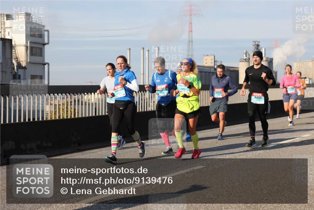 03.10.2025 - Köhlbrandbrückenlauf Lena Gebhardt http://msf.ph/oto/9139476 03.10.2025 09:57:13 Position 2 3773, 2207, 1879, 1877 meine-sportfotos.de
