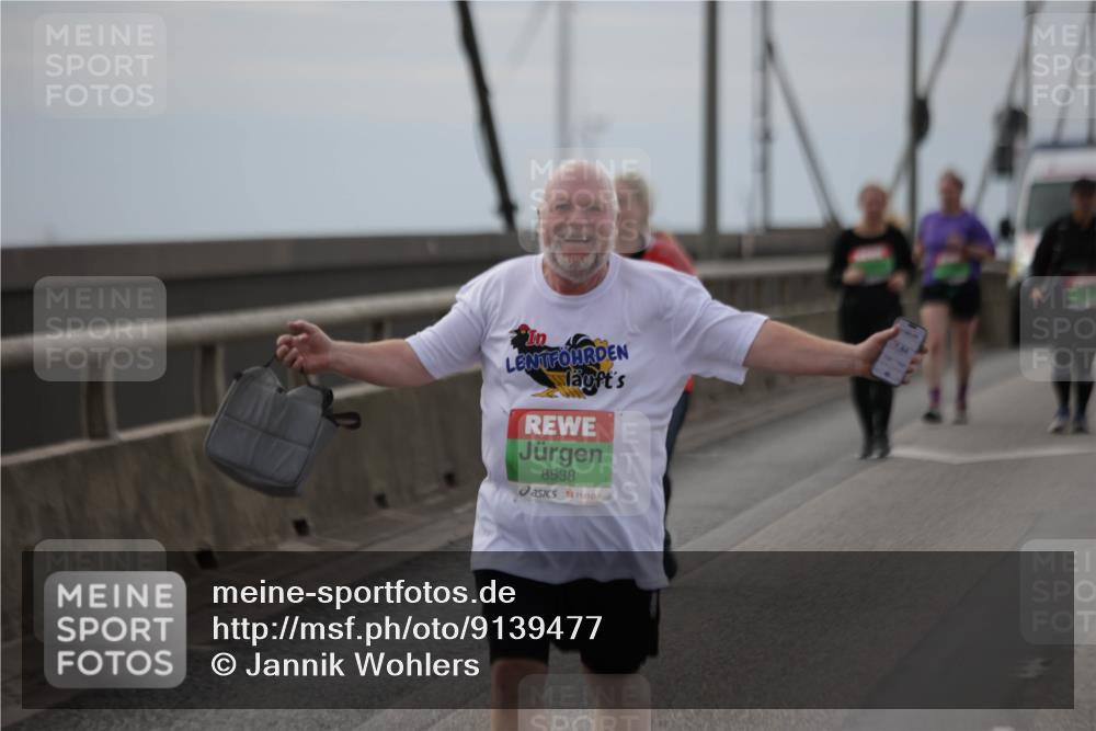03.10.2025 - Köhlbrandbrückenlauf Jannik Wohlers http://msf.ph/oto/9139477 03.10.2025 16:10:06 Position 1 8538, 7, 94 meine-sportfotos.de
