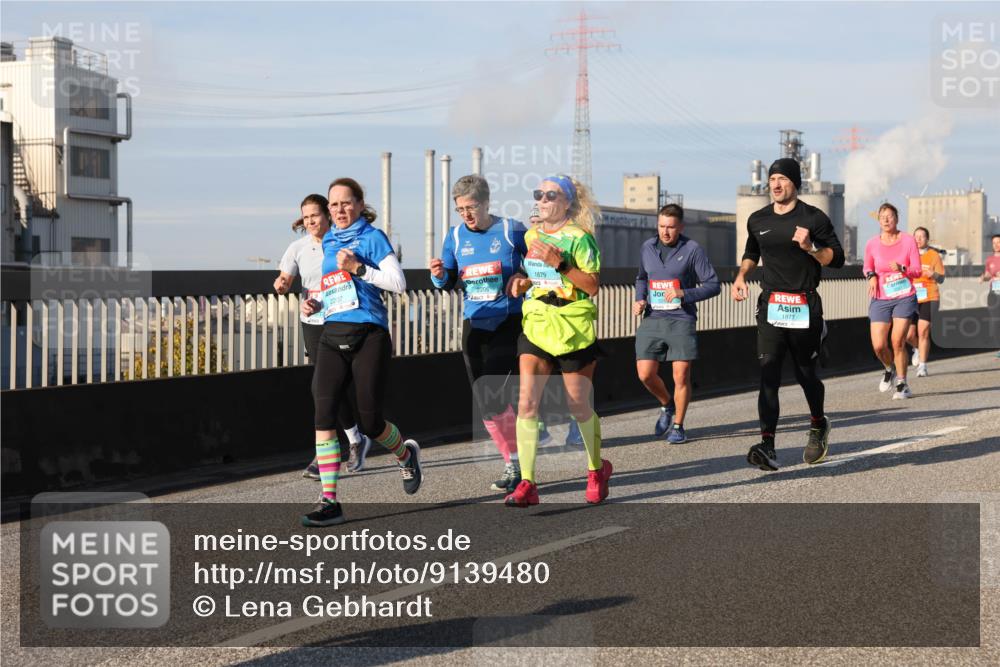 03.10.2025 - Köhlbrandbrückenlauf Lena Gebhardt http://msf.ph/oto/9139480 03.10.2025 09:57:13 Position 2 2207, 1, 1879, 228, 1877 meine-sportfotos.de