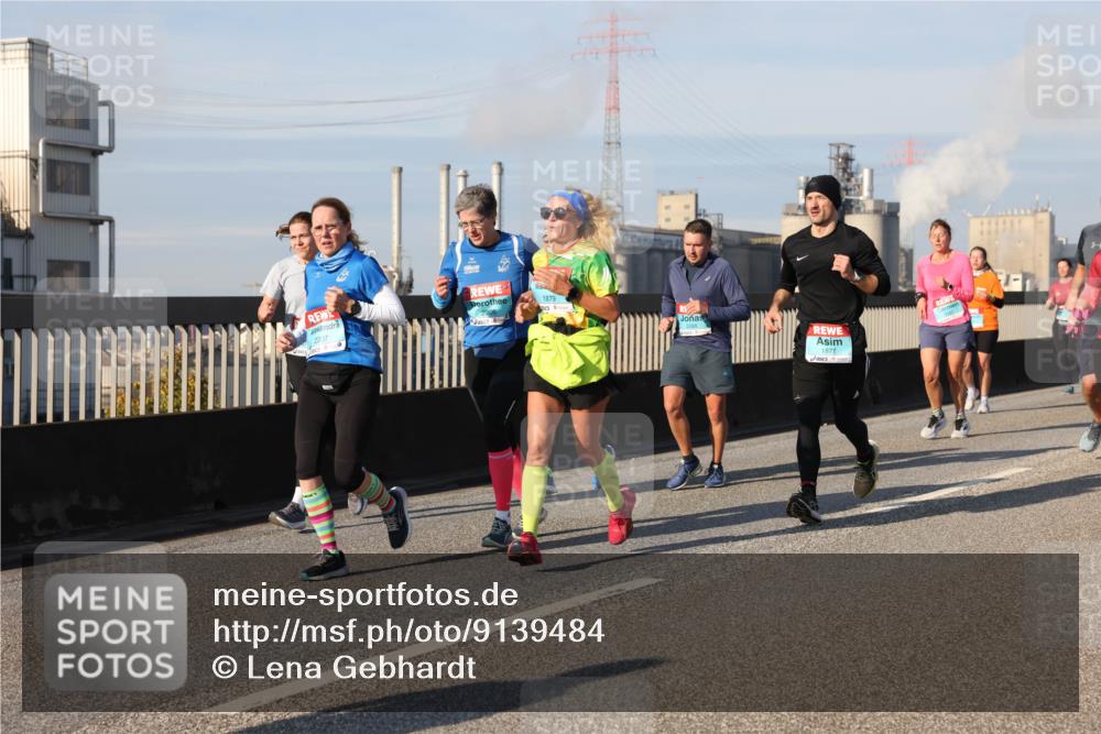 03.10.2025 - Köhlbrandbrückenlauf Lena Gebhardt http://msf.ph/oto/9139484 03.10.2025 09:57:13 Position 2 2207, 1, 1879, 1877 meine-sportfotos.de