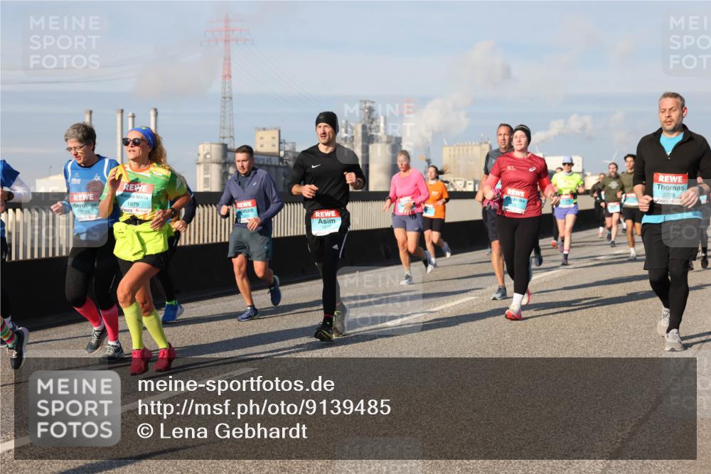 03.10.2025 - Köhlbrandbrückenlauf Lena Gebhardt http://msf.ph/oto/9139485 03.10.2025 09:57:13 Position 2 2206, 1879, 2778 meine-sportfotos.de