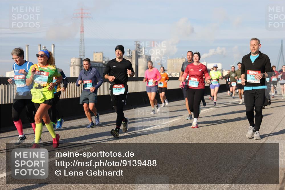 03.10.2025 - Köhlbrandbrückenlauf Lena Gebhardt http://msf.ph/oto/9139488 03.10.2025 09:57:13 Position 2 1879, 2206, 2778 meine-sportfotos.de