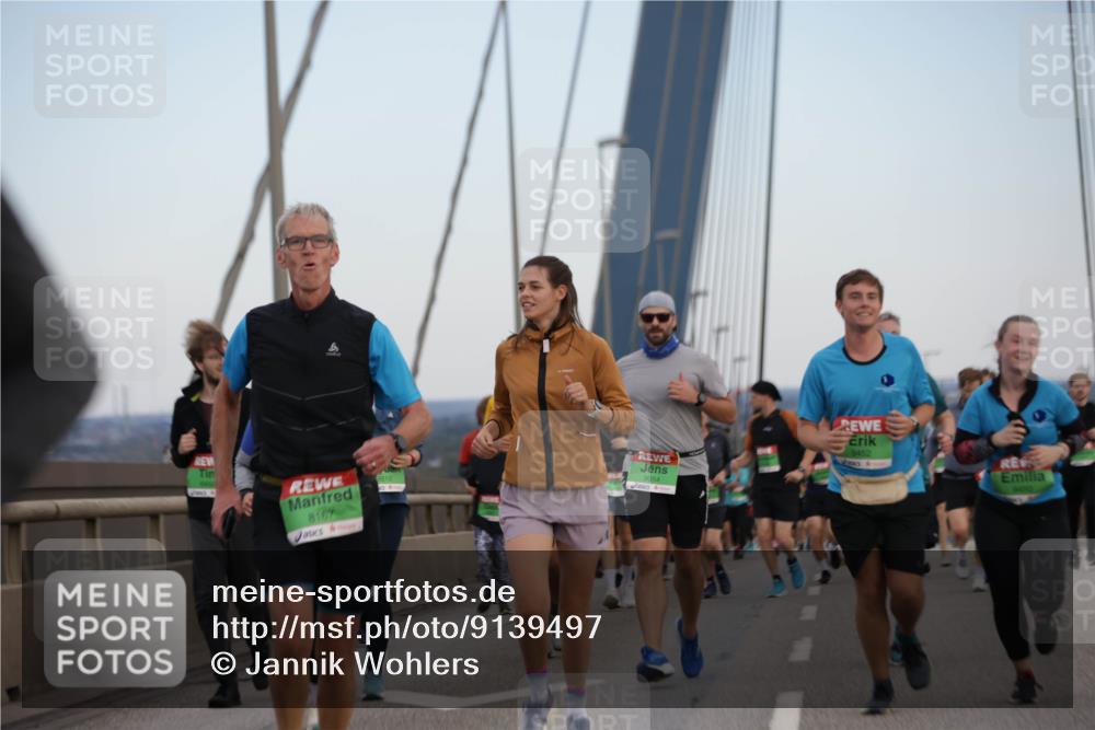 03.10.2025 - Köhlbrandbrückenlauf Jannik Wohlers http://msf.ph/oto/9139497 03.10.2025 15:31:24 Position 1 8167, 9054, 9452 meine-sportfotos.de