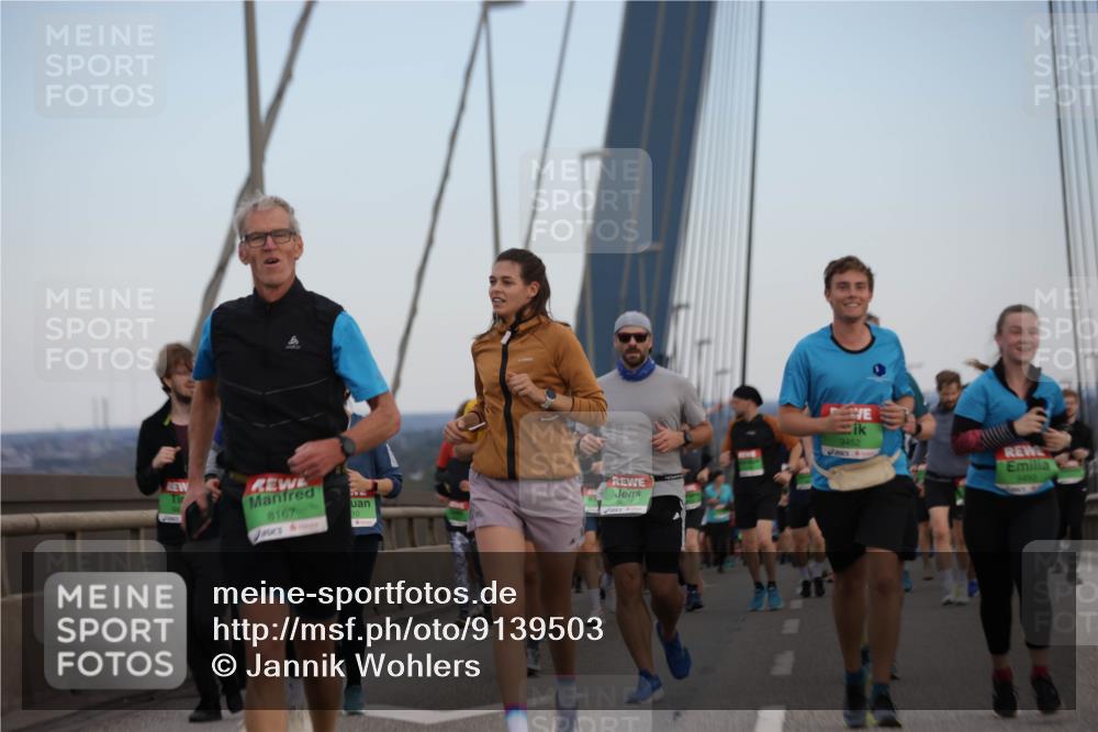 03.10.2025 - Köhlbrandbrückenlauf Jannik Wohlers http://msf.ph/oto/9139503 03.10.2025 15:31:24 Position 1 8167, 9452 meine-sportfotos.de