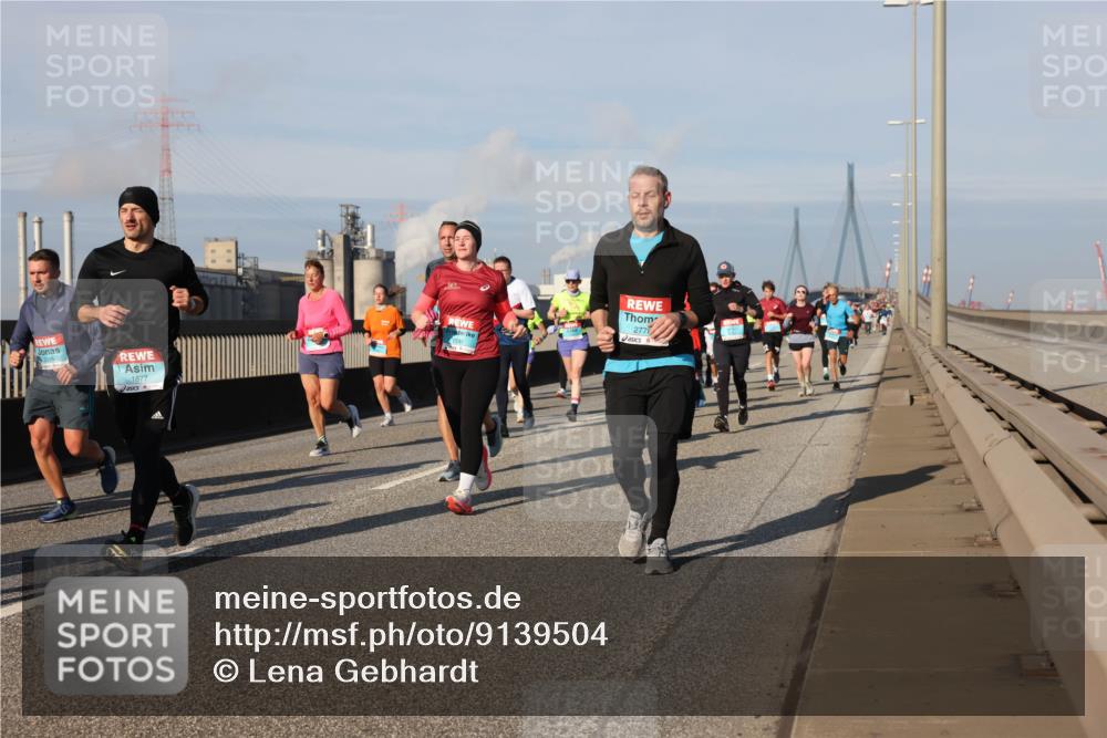 03.10.2025 - Köhlbrandbrückenlauf Lena Gebhardt http://msf.ph/oto/9139504 03.10.2025 09:57:14 Position 2 1877, 2775, 1591 meine-sportfotos.de