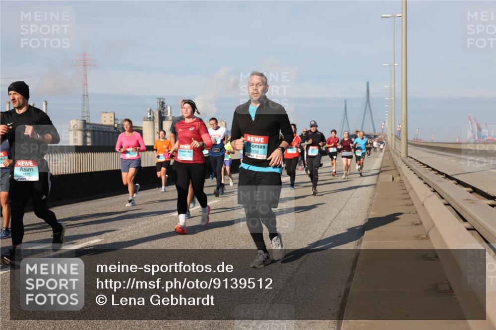 03.10.2025 - Köhlbrandbrückenlauf Lena Gebhardt http://msf.ph/oto/9139512 03.10.2025 09:57:14 Position 2  meine-sportfotos.de