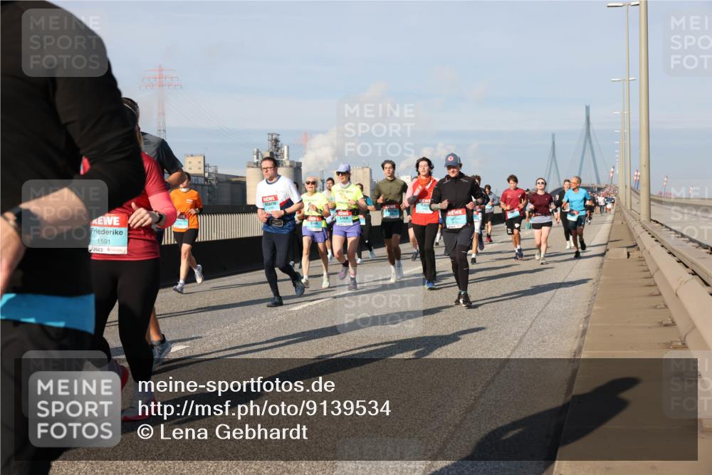 03.10.2025 - Köhlbrandbrückenlauf Lena Gebhardt http://msf.ph/oto/9139534 03.10.2025 09:57:16 Position 2 1591 meine-sportfotos.de