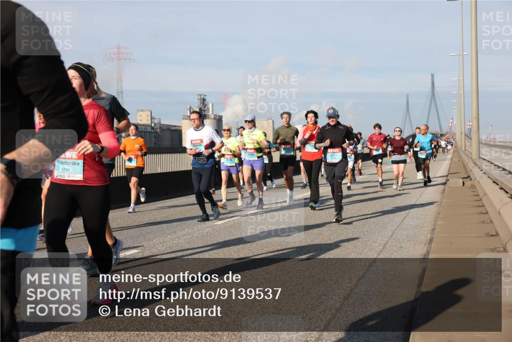 03.10.2025 - Köhlbrandbrückenlauf Lena Gebhardt http://msf.ph/oto/9139537 03.10.2025 09:57:16 Position 2  meine-sportfotos.de