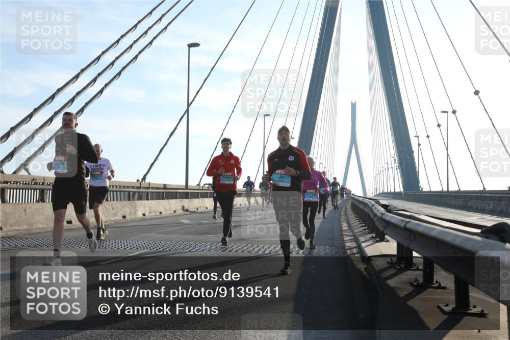 03.10.2025 - Köhlbrandbrückenlauf Yannick Fuchs http://msf.ph/oto/9139541 03.10.2025 08:24:04 Position 2 3403 meine-sportfotos.de