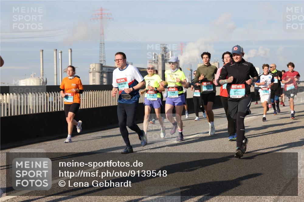 03.10.2025 - Köhlbrandbrückenlauf Lena Gebhardt http://msf.ph/oto/9139548 03.10.2025 09:57:16 Position 2  meine-sportfotos.de