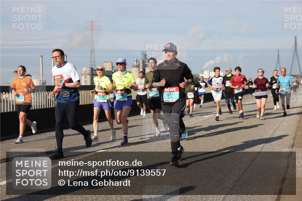 03.10.2025 - Köhlbrandbrückenlauf Lena Gebhardt http://msf.ph/oto/9139557 03.10.2025 09:57:17 Position 2  meine-sportfotos.de