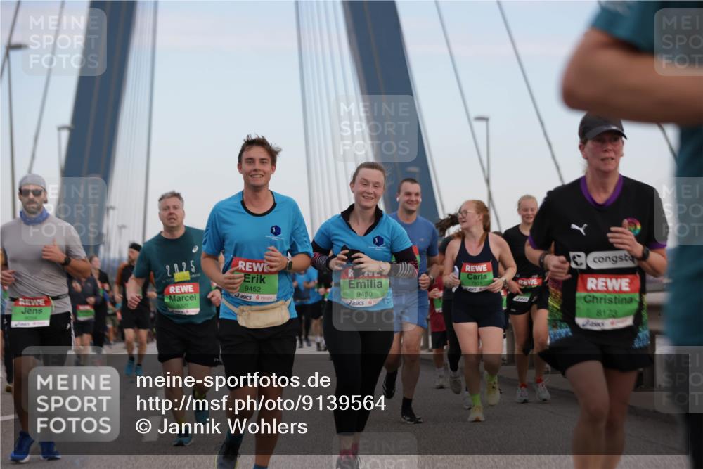 03.10.2025 - Köhlbrandbrückenlauf Jannik Wohlers http://msf.ph/oto/9139564 03.10.2025 15:31:26 Position 1 2025, 7801, 9450, 9452, 9321, 8173 meine-sportfotos.de