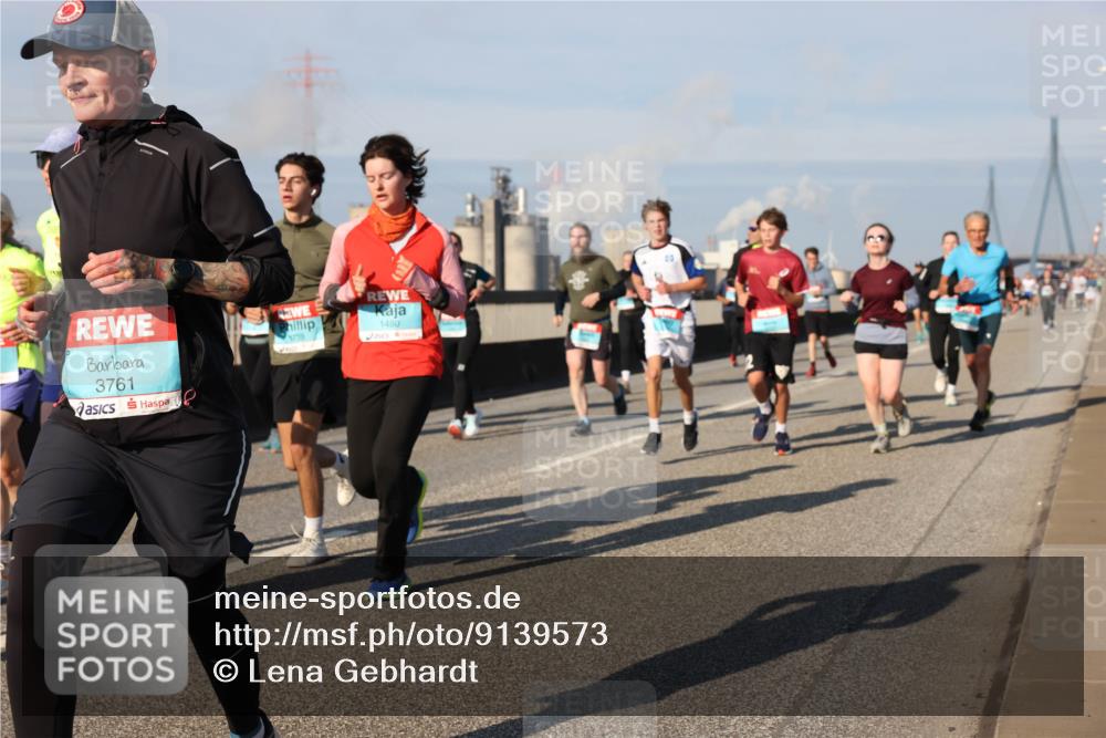 03.10.2025 - Köhlbrandbrückenlauf Lena Gebhardt http://msf.ph/oto/9139573 03.10.2025 09:57:18 Position 2  meine-sportfotos.de