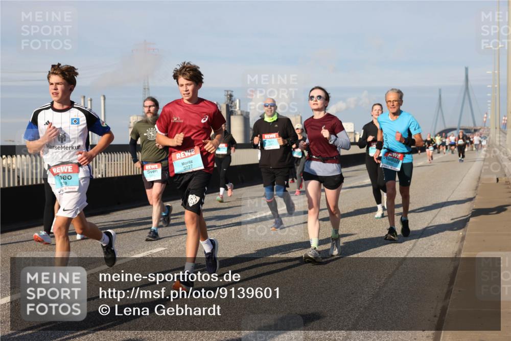 03.10.2025 - Köhlbrandbrückenlauf Lena Gebhardt http://msf.ph/oto/9139601 03.10.2025 09:57:20 Position 2 878, 3727 meine-sportfotos.de
