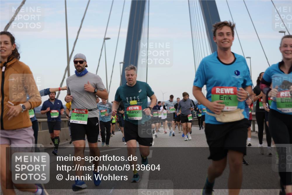 03.10.2025 - Köhlbrandbrückenlauf Jannik Wohlers http://msf.ph/oto/9139604 03.10.2025 15:31:28 Position 1 9054, 2025, 9321, 452, 9450 meine-sportfotos.de