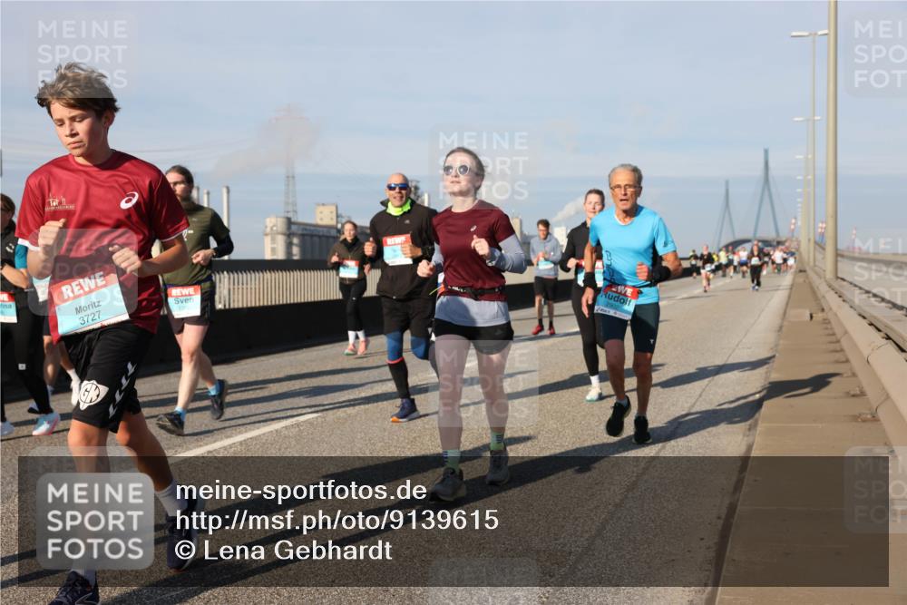 03.10.2025 - Köhlbrandbrückenlauf Lena Gebhardt http://msf.ph/oto/9139615 03.10.2025 09:57:21 Position 2 3727 meine-sportfotos.de