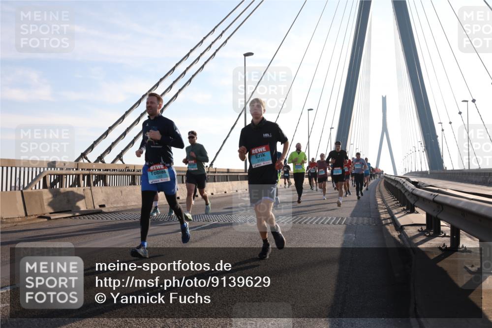 03.10.2025 - Köhlbrandbrückenlauf Yannick Fuchs http://msf.ph/oto/9139629 03.10.2025 08:24:10 Position 2 1262, 3143 meine-sportfotos.de