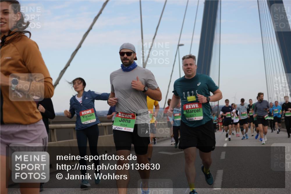 03.10.2025 - Köhlbrandbrückenlauf Jannik Wohlers http://msf.ph/oto/9139630 03.10.2025 15:31:28 Position 1 9510, 9054, 2025, 9321 meine-sportfotos.de