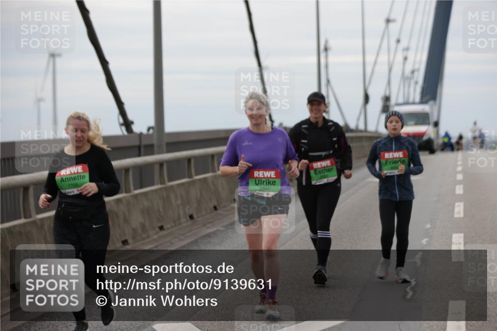 03.10.2025 - Köhlbrandbrückenlauf Jannik Wohlers http://msf.ph/oto/9139631 03.10.2025 16:10:16 Position 1 7705, 9343, 8723, 8724 meine-sportfotos.de