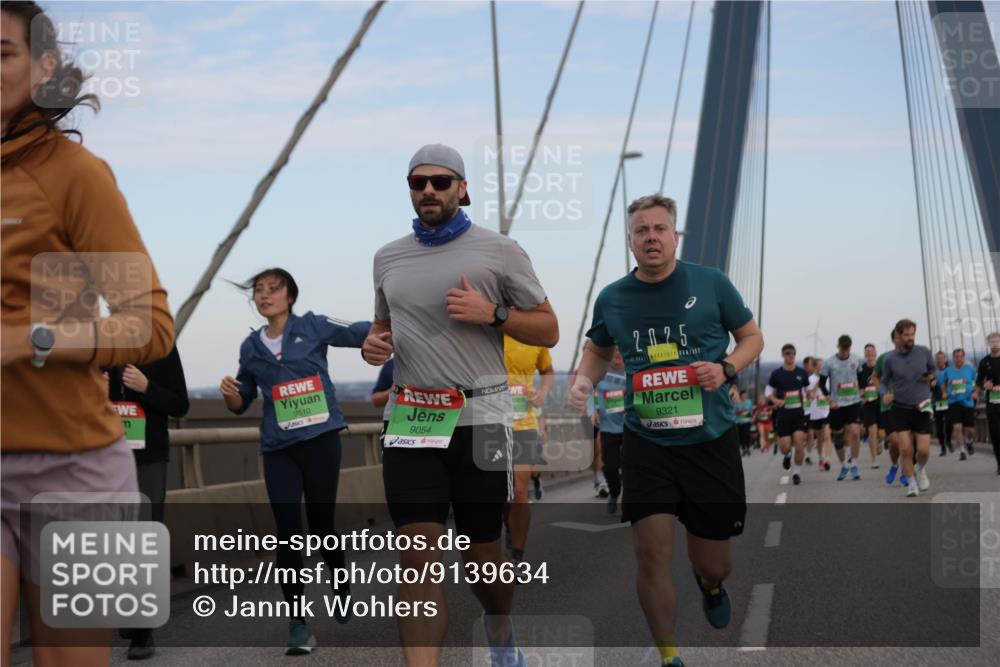 03.10.2025 - Köhlbrandbrückenlauf Jannik Wohlers http://msf.ph/oto/9139634 03.10.2025 15:31:28 Position 1 11, 9510, 9054, 2025, 9321 meine-sportfotos.de
