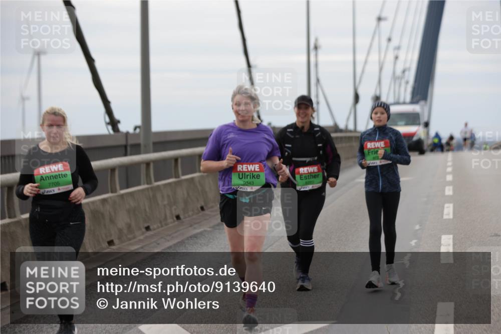 03.10.2025 - Köhlbrandbrückenlauf Jannik Wohlers http://msf.ph/oto/9139640 03.10.2025 16:10:17 Position 1 7705, 9343, 8723, 872 meine-sportfotos.de