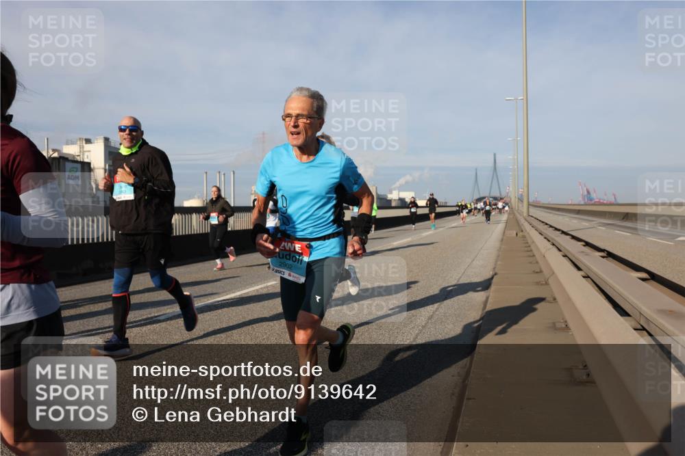 03.10.2025 - Köhlbrandbrückenlauf Lena Gebhardt http://msf.ph/oto/9139642 03.10.2025 09:57:22 Position 2 2902 meine-sportfotos.de