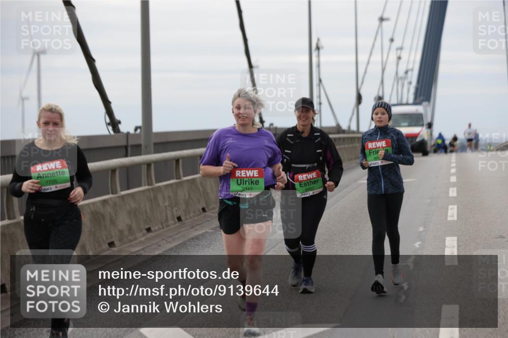 03.10.2025 - Köhlbrandbrückenlauf Jannik Wohlers http://msf.ph/oto/9139644 03.10.2025 16:10:17 Position 1 7705, 9343, 8723, 872 meine-sportfotos.de