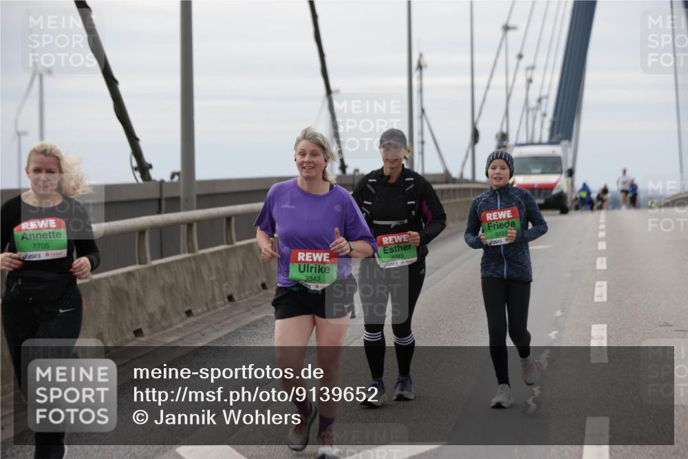 03.10.2025 - Köhlbrandbrückenlauf Jannik Wohlers http://msf.ph/oto/9139652 03.10.2025 16:10:17 Position 1 7705, 9343, 8723, 8724 meine-sportfotos.de