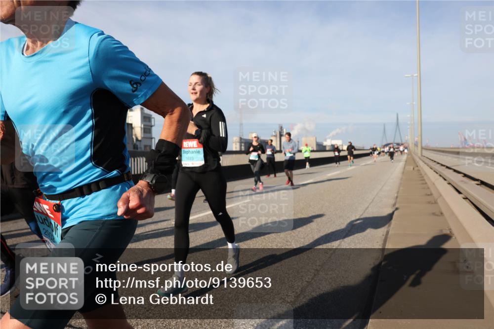 03.10.2025 - Köhlbrandbrückenlauf Lena Gebhardt http://msf.ph/oto/9139653 03.10.2025 09:57:23 Position 2  meine-sportfotos.de