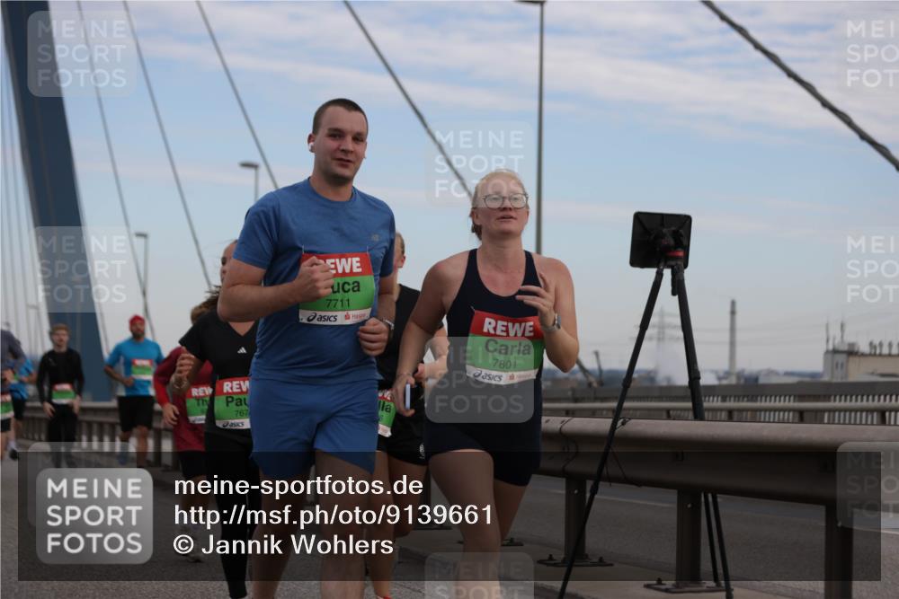03.10.2025 - Köhlbrandbrückenlauf Jannik Wohlers http://msf.ph/oto/9139661 03.10.2025 15:31:30 Position 1 767, 7711, 7801, 1111 meine-sportfotos.de