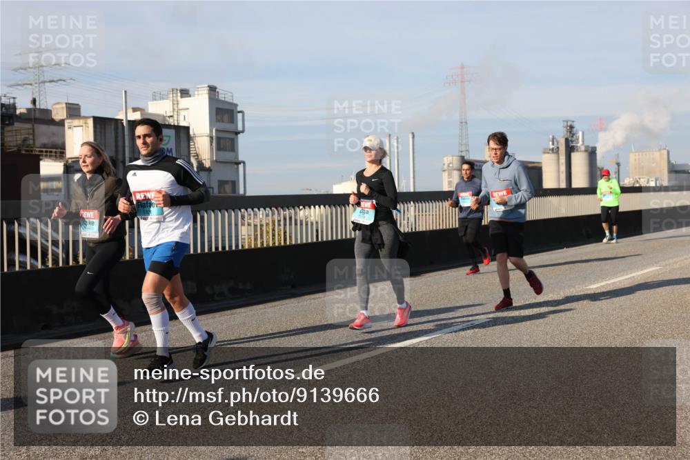 03.10.2025 - Köhlbrandbrückenlauf Lena Gebhardt http://msf.ph/oto/9139666 03.10.2025 09:57:24 Position 2  meine-sportfotos.de