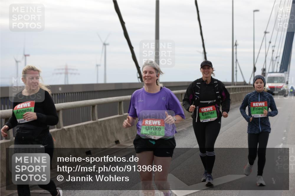 03.10.2025 - Köhlbrandbrückenlauf Jannik Wohlers http://msf.ph/oto/9139668 03.10.2025 16:10:18 Position 1 9343, 8723, 8724 meine-sportfotos.de