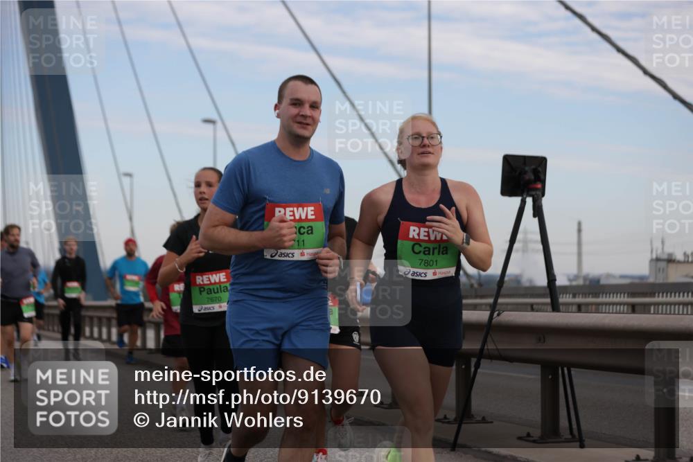 03.10.2025 - Köhlbrandbrückenlauf Jannik Wohlers http://msf.ph/oto/9139670 03.10.2025 15:31:30 Position 1 7670, 711, 7801 meine-sportfotos.de