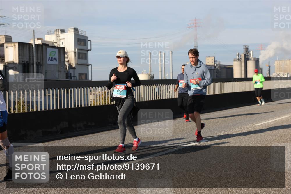 03.10.2025 - Köhlbrandbrückenlauf Lena Gebhardt http://msf.ph/oto/9139671 03.10.2025 09:57:24 Position 2 1179, 1708 meine-sportfotos.de
