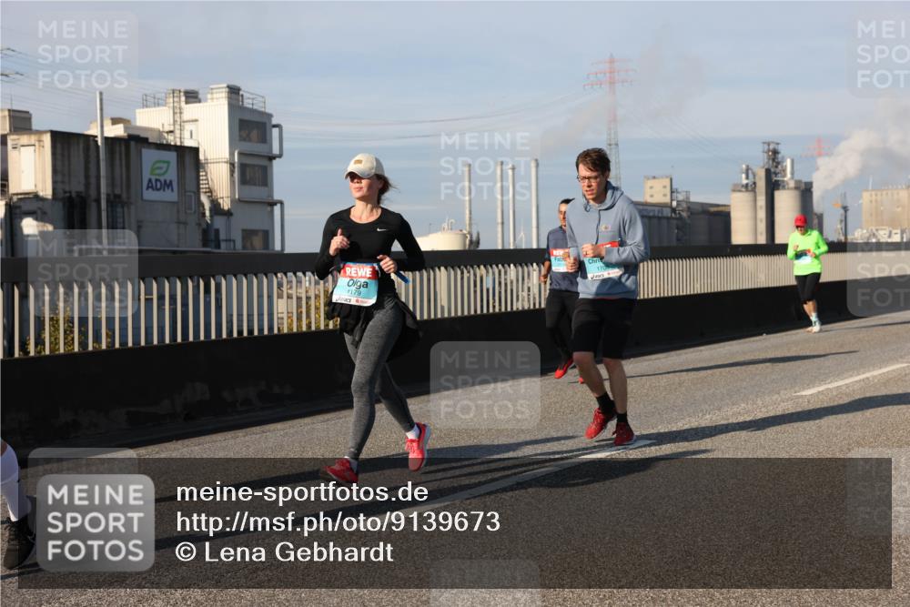 03.10.2025 - Köhlbrandbrückenlauf Lena Gebhardt http://msf.ph/oto/9139673 03.10.2025 09:57:24 Position 2 1179 meine-sportfotos.de