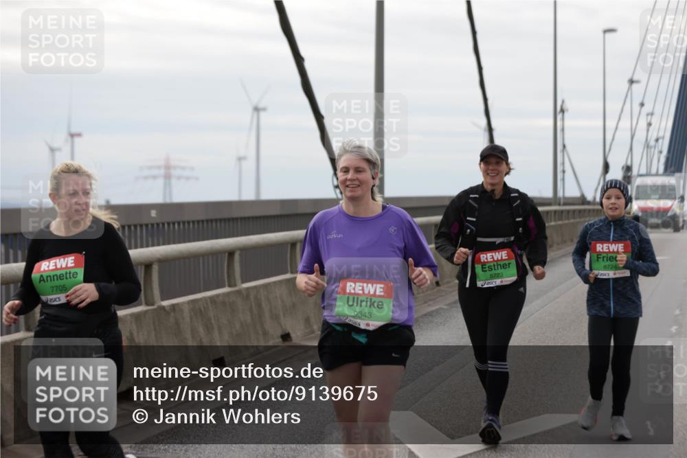 03.10.2025 - Köhlbrandbrückenlauf Jannik Wohlers http://msf.ph/oto/9139675 03.10.2025 16:10:18 Position 1 7705, 9343, 8723, 8724 meine-sportfotos.de