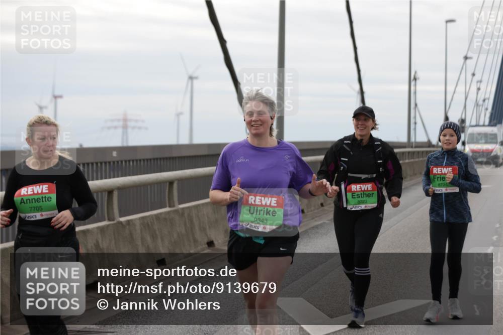 03.10.2025 - Köhlbrandbrückenlauf Jannik Wohlers http://msf.ph/oto/9139679 03.10.2025 16:10:18 Position 1 7705, 9343, 8723, 8724 meine-sportfotos.de