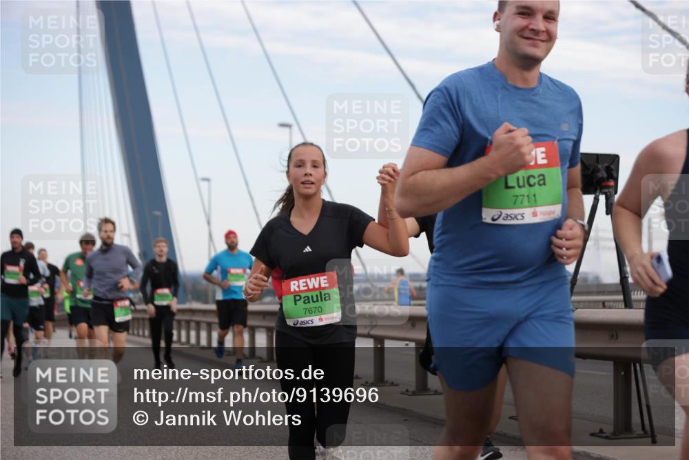 03.10.2025 - Köhlbrandbrückenlauf Jannik Wohlers http://msf.ph/oto/9139696 03.10.2025 15:31:30 Position 1 7670, 7711 meine-sportfotos.de