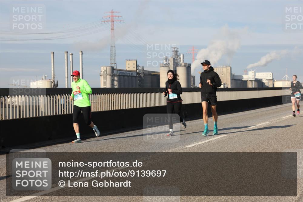 03.10.2025 - Köhlbrandbrückenlauf Lena Gebhardt http://msf.ph/oto/9139697 03.10.2025 09:57:27 Position 2  meine-sportfotos.de