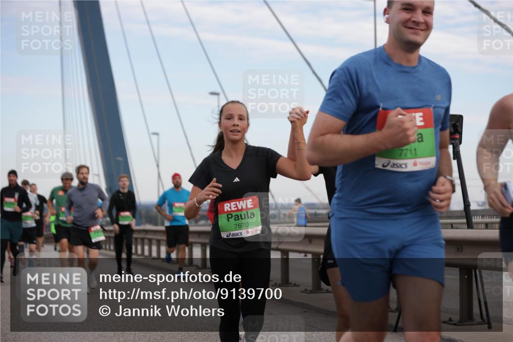 03.10.2025 - Köhlbrandbrückenlauf Jannik Wohlers http://msf.ph/oto/9139700 03.10.2025 15:31:30 Position 1 7670, 7711 meine-sportfotos.de