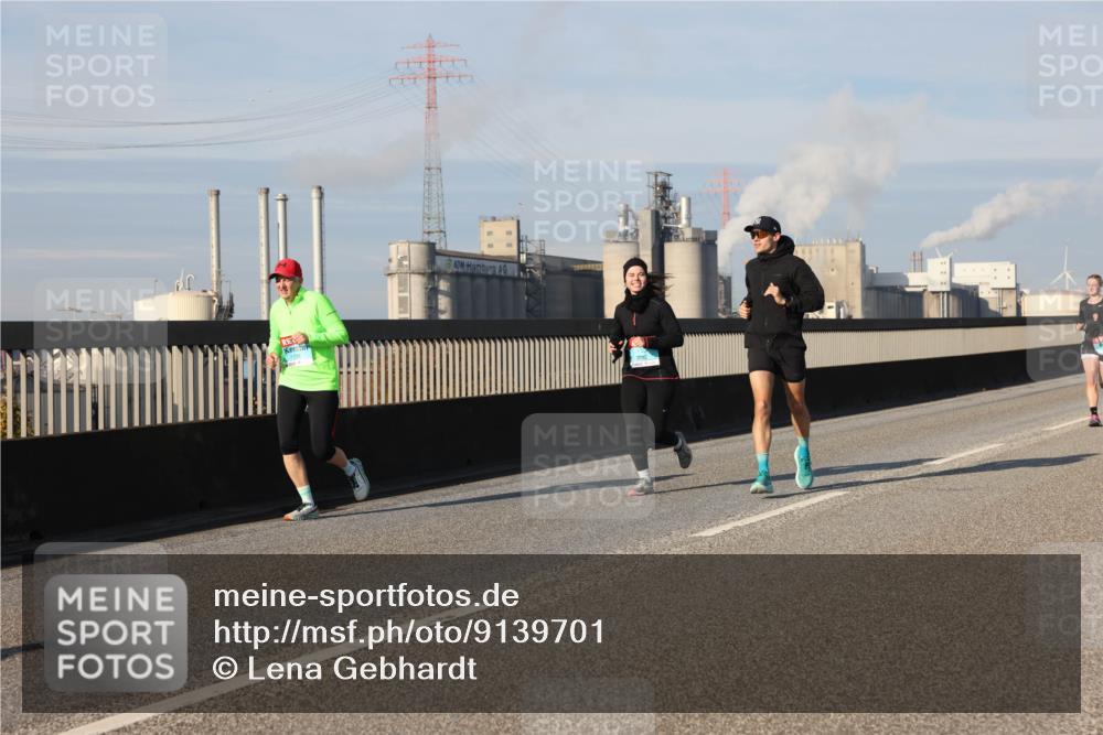 03.10.2025 - Köhlbrandbrückenlauf Lena Gebhardt http://msf.ph/oto/9139701 03.10.2025 09:57:27 Position 2  meine-sportfotos.de