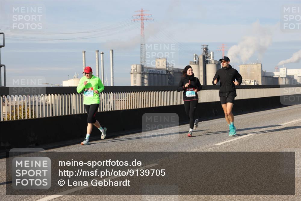 03.10.2025 - Köhlbrandbrückenlauf Lena Gebhardt http://msf.ph/oto/9139705 03.10.2025 09:57:27 Position 2  meine-sportfotos.de