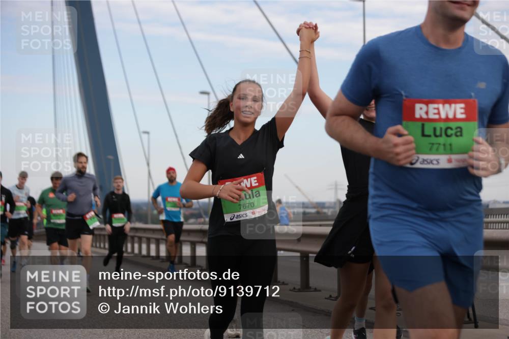 03.10.2025 - Köhlbrandbrückenlauf Jannik Wohlers http://msf.ph/oto/9139712 03.10.2025 15:31:31 Position 1 7670, 7711 meine-sportfotos.de