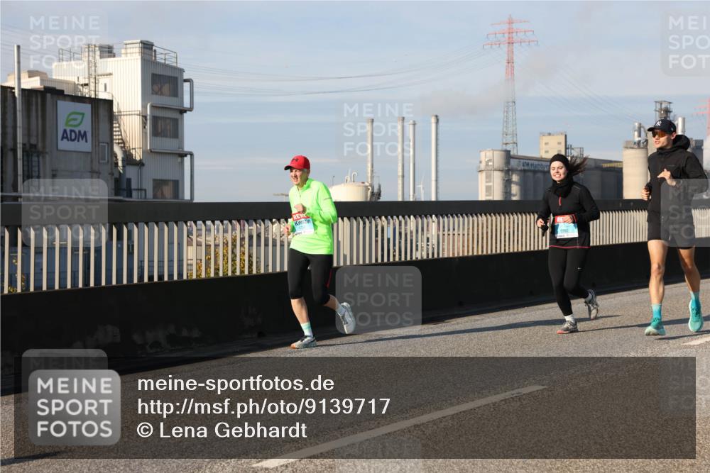 03.10.2025 - Köhlbrandbrückenlauf Lena Gebhardt http://msf.ph/oto/9139717 03.10.2025 09:57:28 Position 2  meine-sportfotos.de