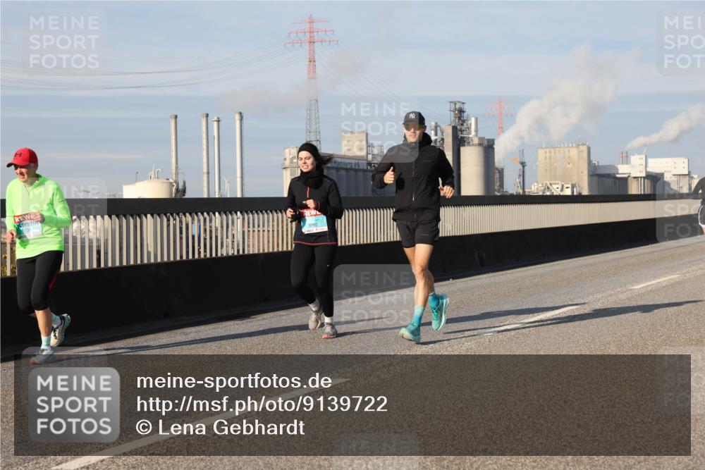 03.10.2025 - Köhlbrandbrückenlauf Lena Gebhardt http://msf.ph/oto/9139722 03.10.2025 09:57:28 Position 2 3792 meine-sportfotos.de