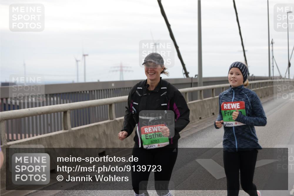 03.10.2025 - Köhlbrandbrückenlauf Jannik Wohlers http://msf.ph/oto/9139723 03.10.2025 16:10:20 Position 1 8723, 87 meine-sportfotos.de