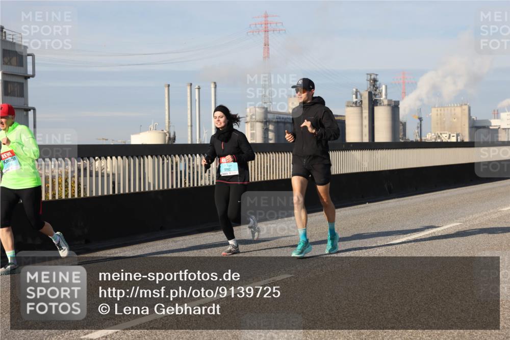 03.10.2025 - Köhlbrandbrückenlauf Lena Gebhardt http://msf.ph/oto/9139725 03.10.2025 09:57:28 Position 2  meine-sportfotos.de